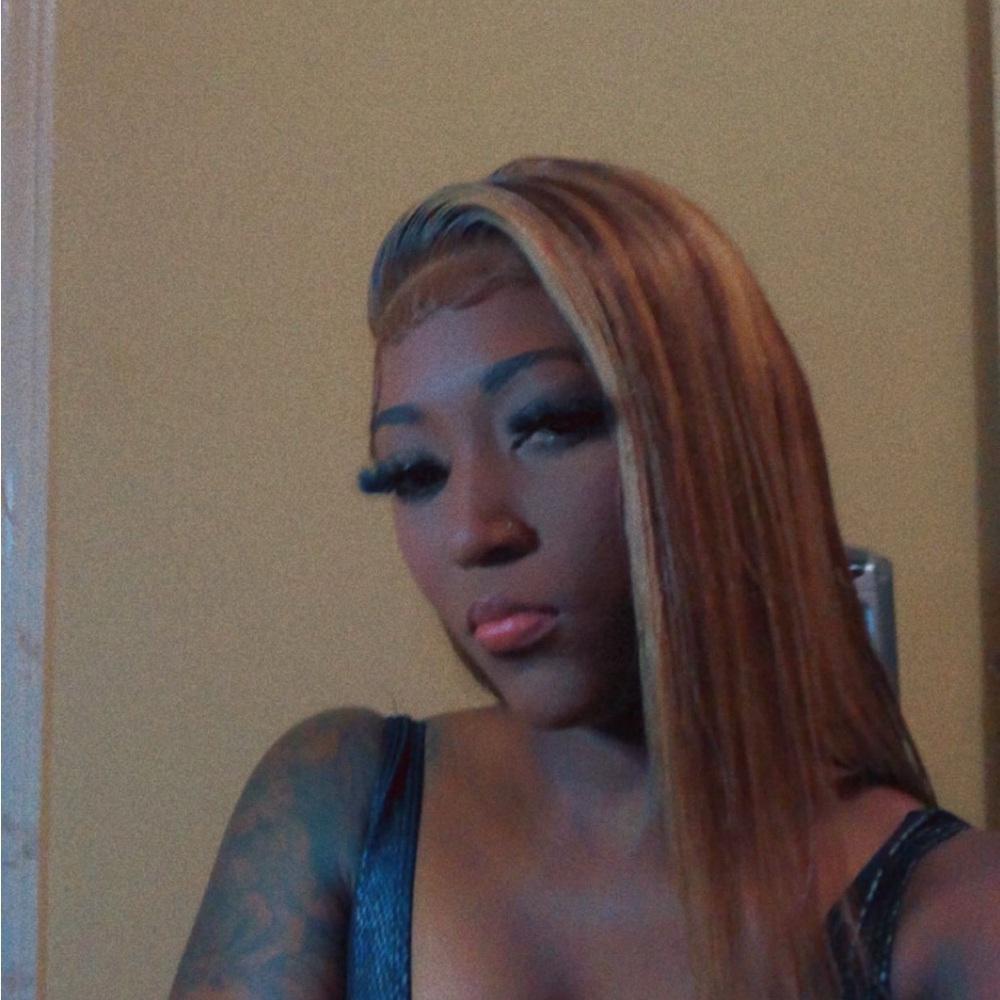 Brown highlighted wig